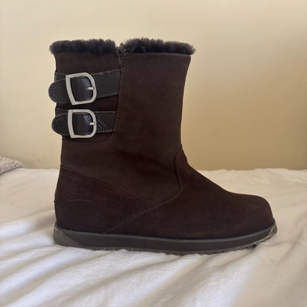 Emu Australia. Women's Size 9. Brown boots.